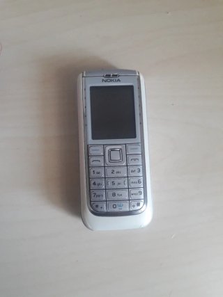 Teléfono Móvil Nokia Plata y Blanco