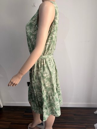 Vestido de verano verde estampado