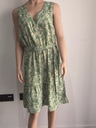 Vestido de verano verde estampado