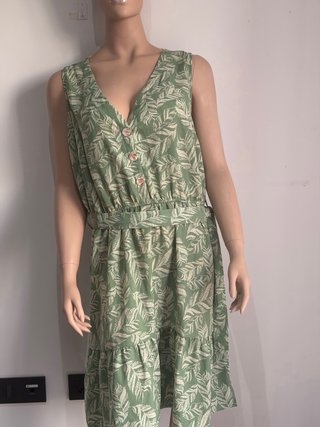 Vestido de verano verde estampado