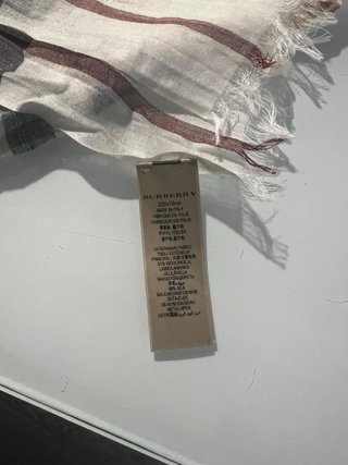 Pañuelo Burberry Cuadros Blanco y Negro
