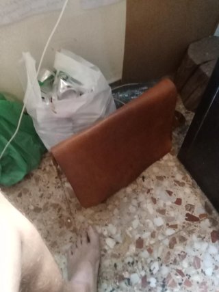 Cartera de cuero marrón