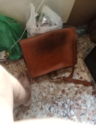 Cartera de cuero marrón