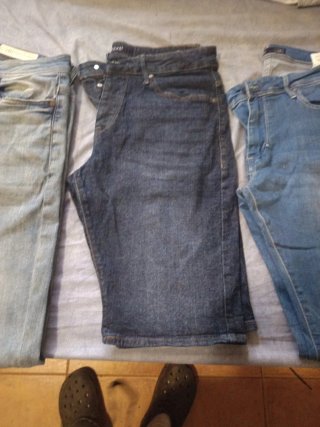 Pantalones vaqueros azules y negros.lote de los cu