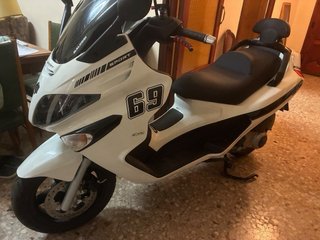 !!!!!! URGE  VENTA.!!!!! Piaggio Xevo 125 Blanca