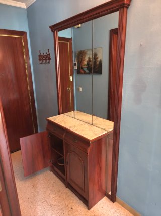Mueble recibidor madera y mármol