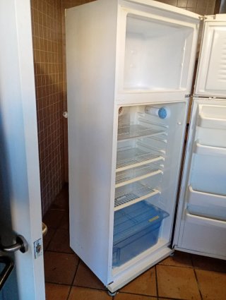 Frigorífico Beko en blanco