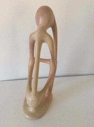 Figura artesanal de mármol tallado a mano – 20 cm