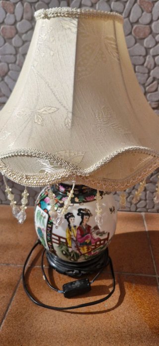 Lámpara de mesa decorativa