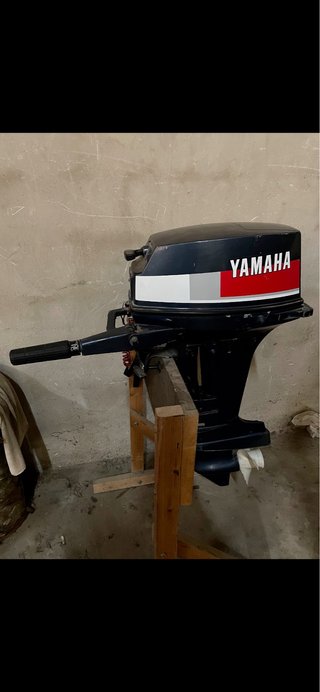 Fueraborda Yamaha 15 CV 2 Tiempos cola larga.