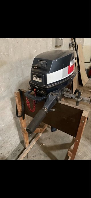 Fueraborda Yamaha 15 CV 2 Tiempos cola larga.