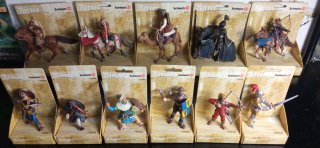 Lotto 11 Cavalieri e soldati medievali Schleich