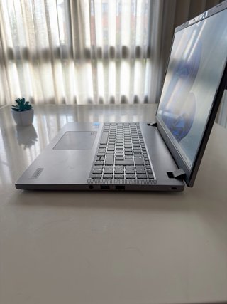 Portátil Acer TravelMate 16" Core 5 16GB RAM 512GB