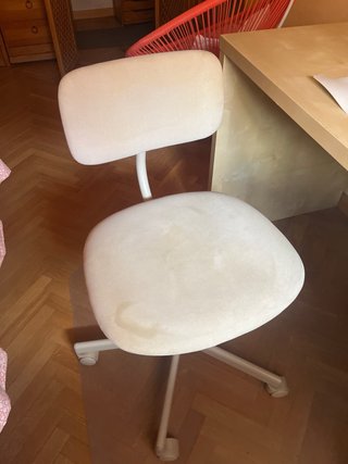 Silla de escritorio beige