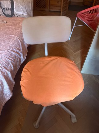 Silla de escritorio beige