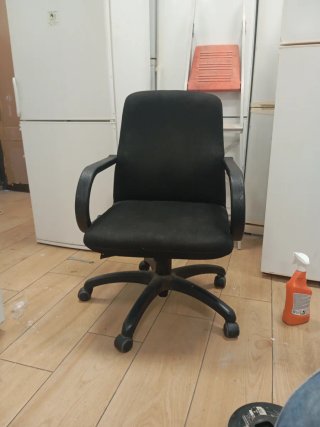Silla de oficina negra