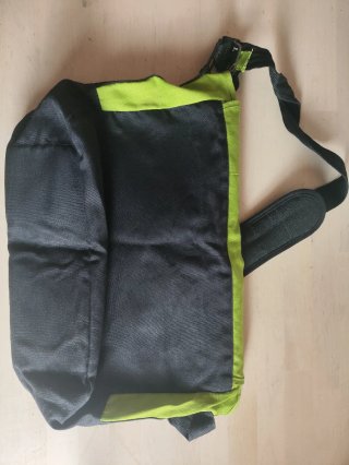 Mochila Puma verde con logo