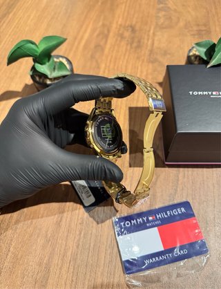Reloj TOMMY HILFIGER Hombre Dorado Cronógrafo