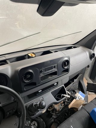 MERCEDES-BENZ Sprinter W907 Interior