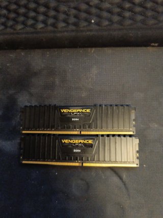 Memoria RAM Corsair Vengeance LPX DDR4 16GB(2x8gb)