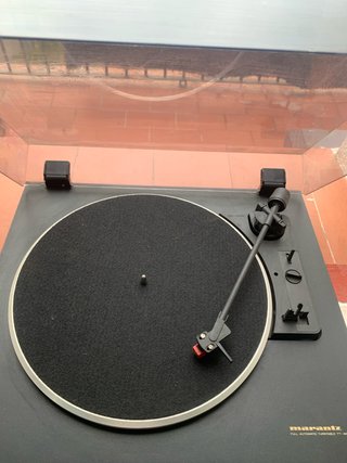 Tocadiscos Marantz Negro