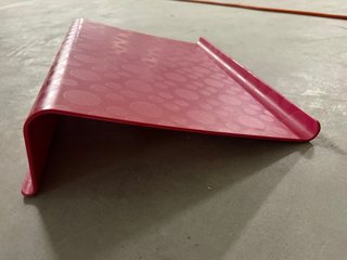 Soporte de escritorio para ordenador de Ikea