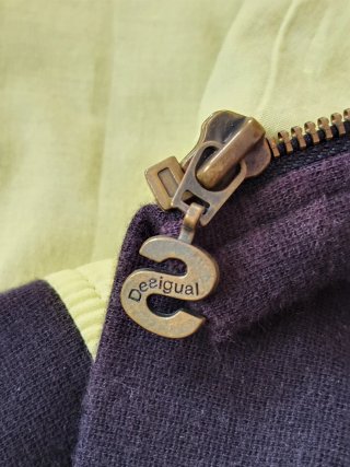 Cazadora Desigual Negra con Dibujos