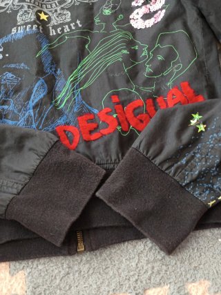 Cazadora Desigual Negra con Dibujos