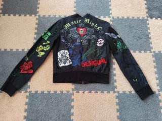 Cazadora Desigual Negra con Dibujos