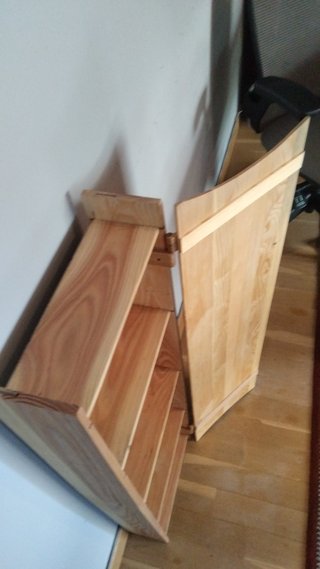 Estantería de madera colgante: diseño propio único