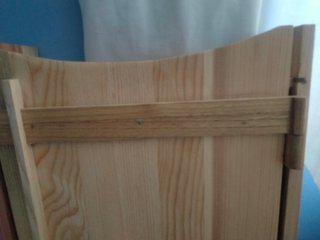 Estantería de madera colgante: diseño propio único