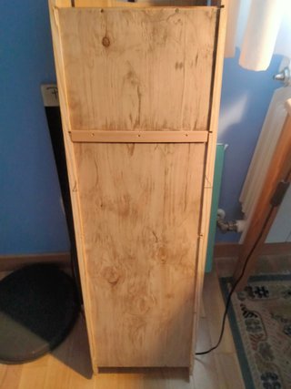 Estantería de madera colgante: diseño propio único
