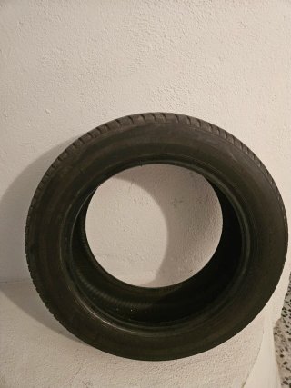 Neumático de coche 205/55/16 91v