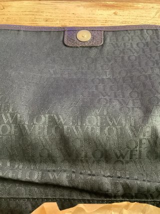 Bolso Loewe Piel Negro y Dorado