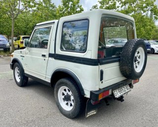 Suzuki Samurai