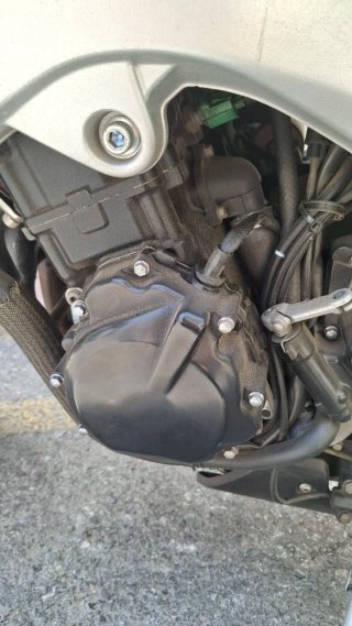 Suzuki GSR600 Naked Negra 2006
