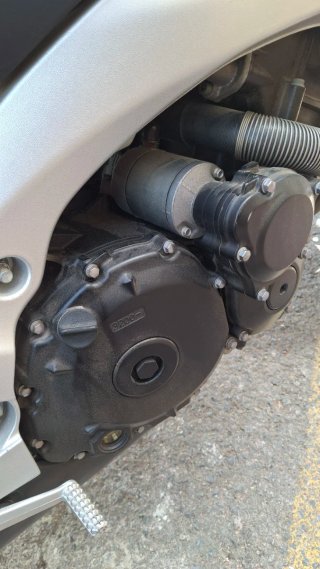 Suzuki GSR600 Naked Negra 2006