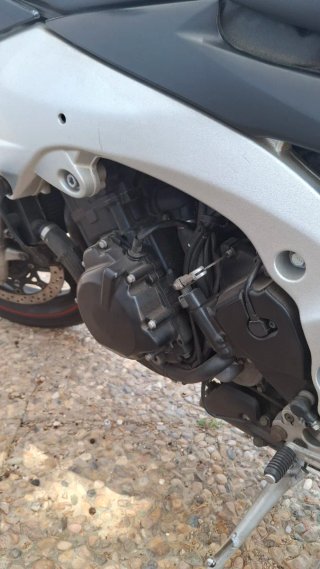 Suzuki GSR600 Naked Negra 2006