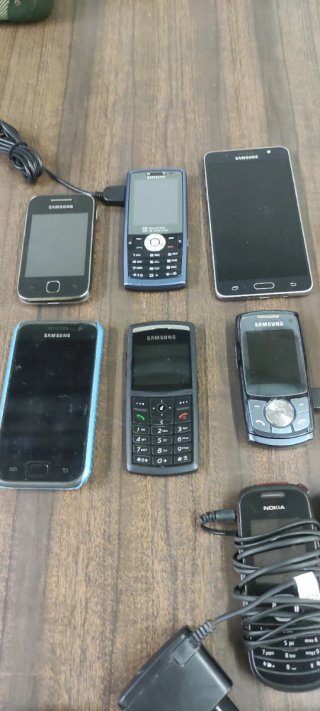 Lote de móviles LG, Nokia, Samsung