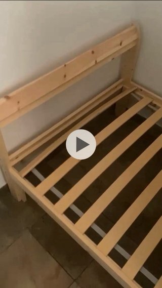 Cama individual de madera