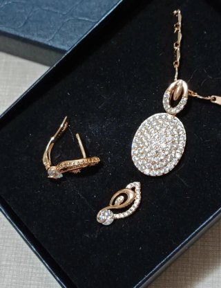 Conjunto de lujo oro y blanco