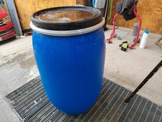 Bidón azul 150 L