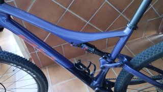 Bicicleta Doble Suspensión Azul.