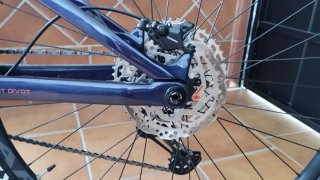 Bicicleta Doble Suspensión Azul.