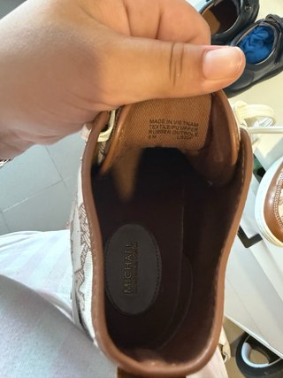Deportivas Michael Kors Beige y Marrón