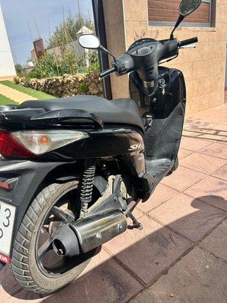 Honda SH Scooter Negra