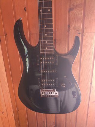 Guitarra Eléctrica Ibanez RX + Amplificador Yamaha