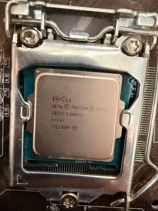 MSI H81M-E33 Placa Base + CPU + RAM + fuente