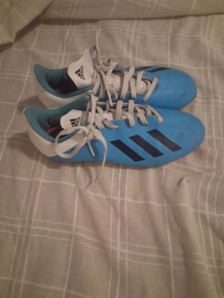Tacos de fútbol Adidas