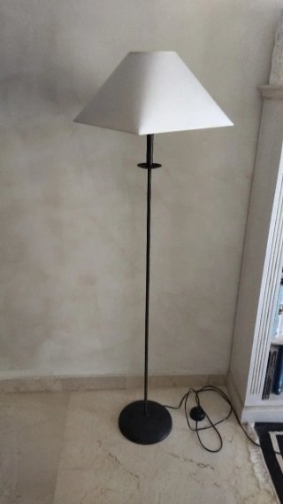 Lámpara de pie de hierro 143 cm